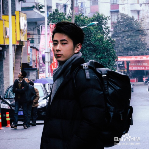 男生自拍姿势怎么摆