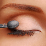 秋冬眼妆技巧——自然立体