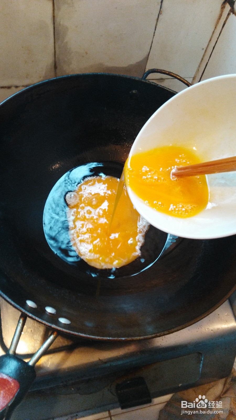 如何做西红柿炒鸡蛋好吃？