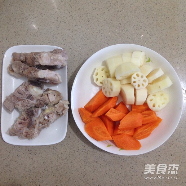 棒骨胡萝卜莲骨汤