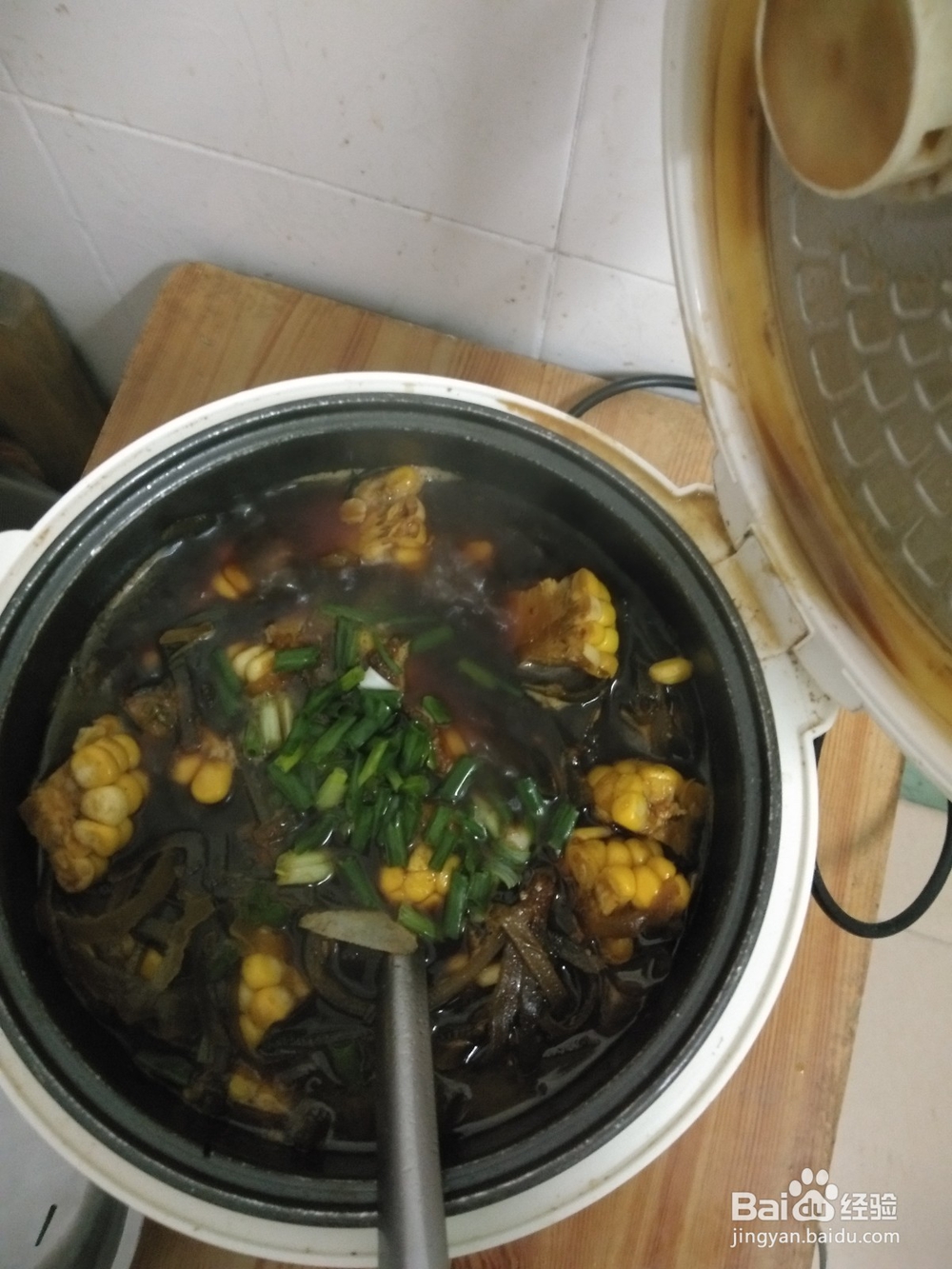 怎样做家常玉米炖排骨?