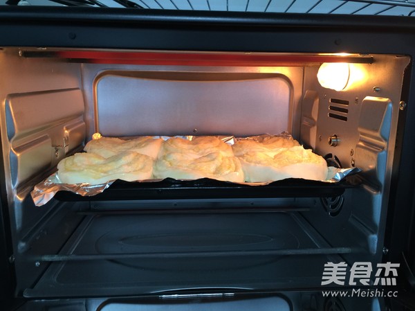 爱心椰蓉面包