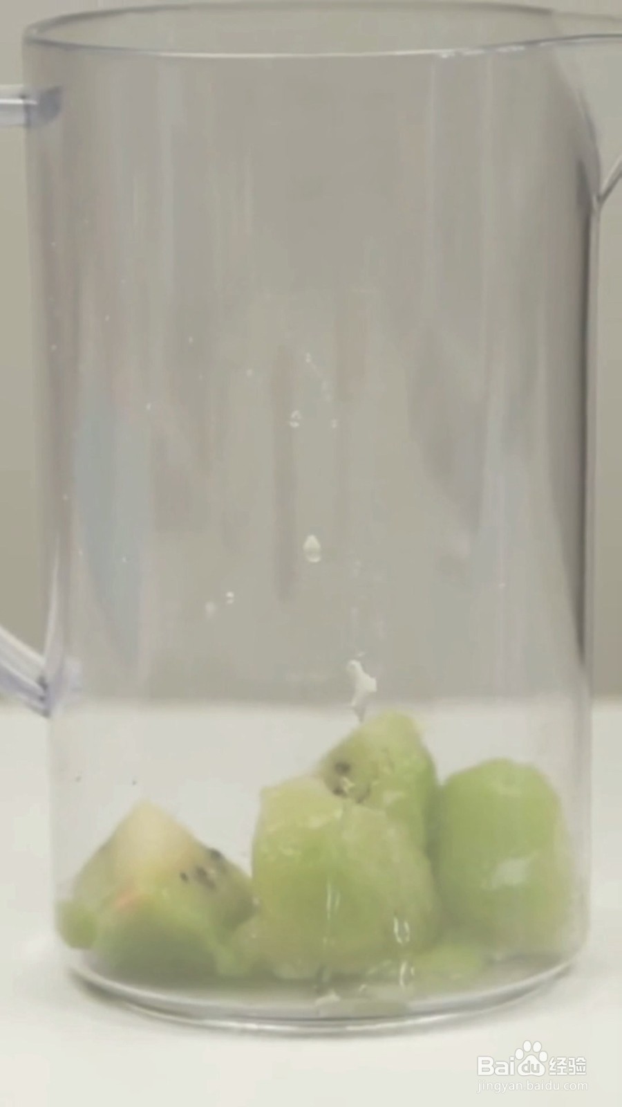 如何制作奇异果奶昔？