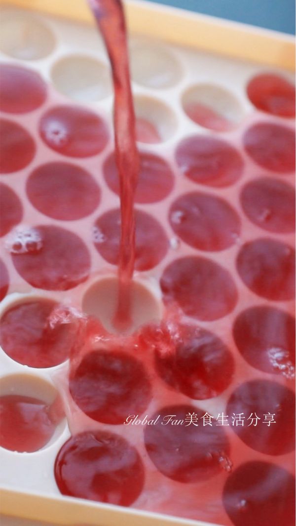 蔓越莓茉莉气泡水