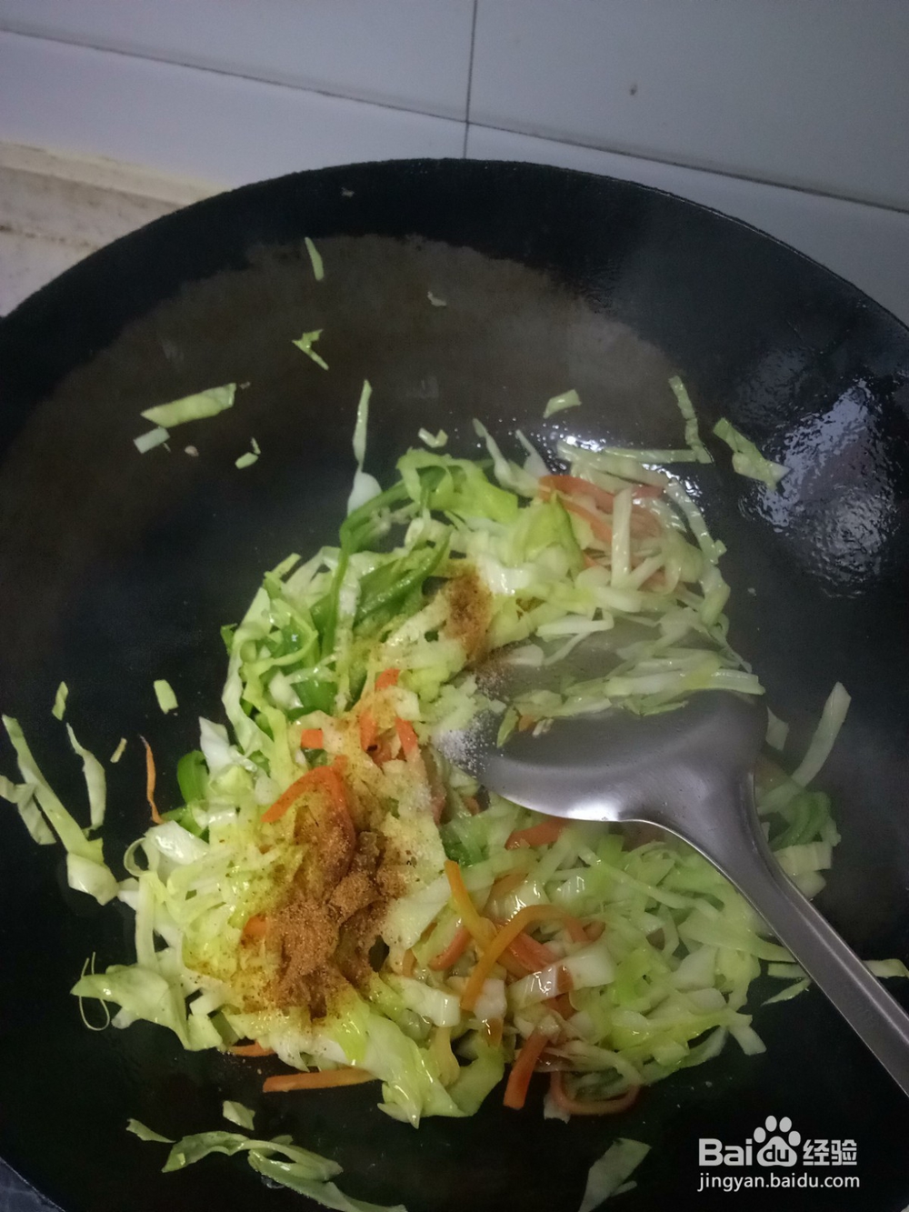 青椒包菜胡萝卜鸡蛋炒饭
