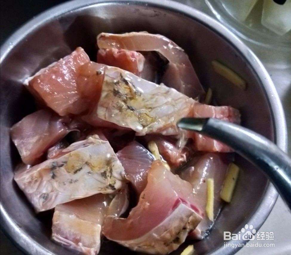 剁椒蒸鱼腩的做法