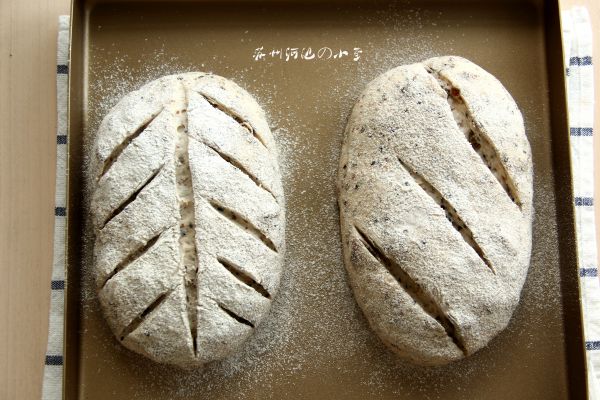 全麦黑芝麻面包