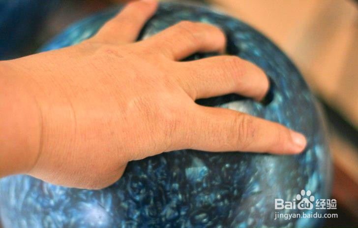 如何挑选保龄球