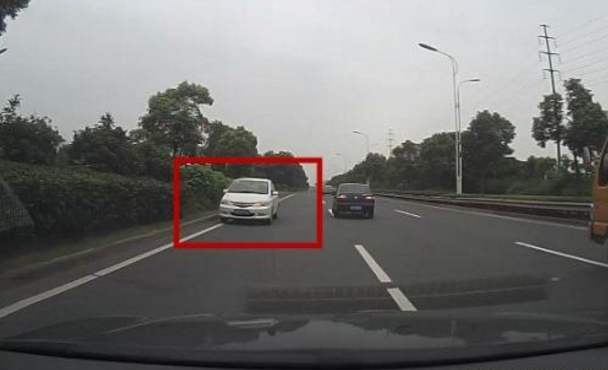 道路交通安全法第35条处罚金额是多少