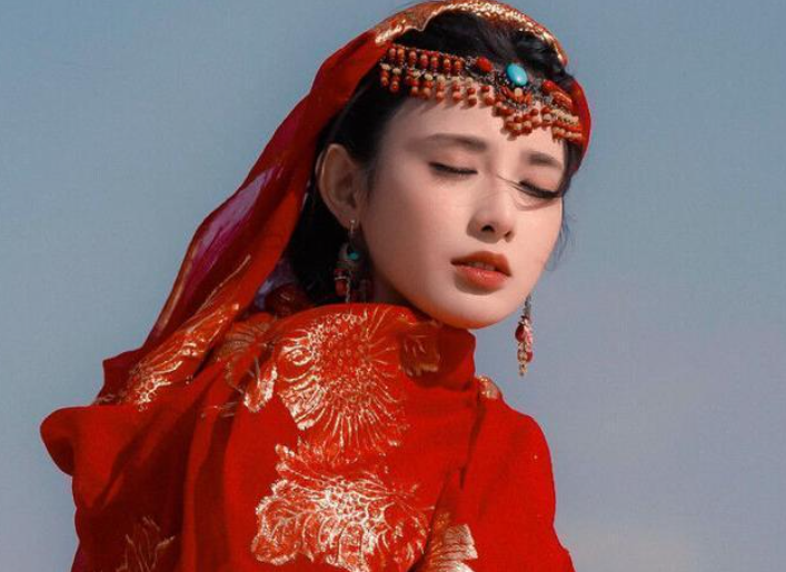 一袭红衣的唯美句子有哪些