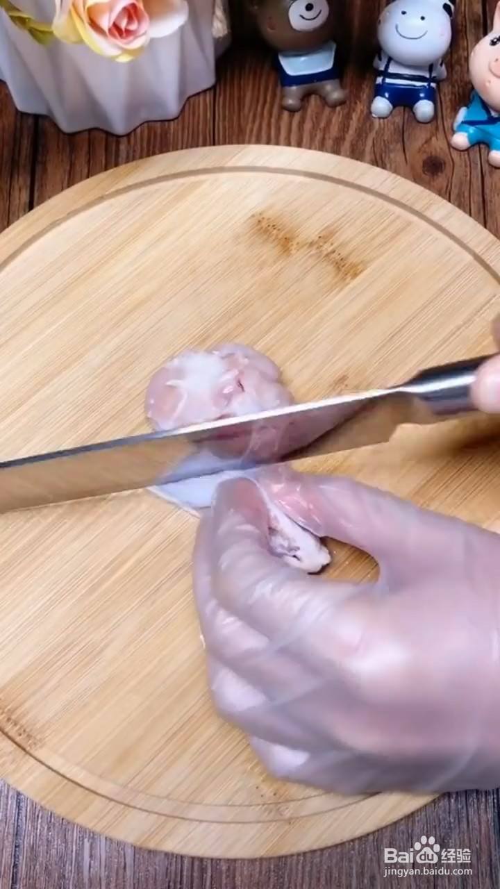 如何制作美味的香酥炸鸡翅
