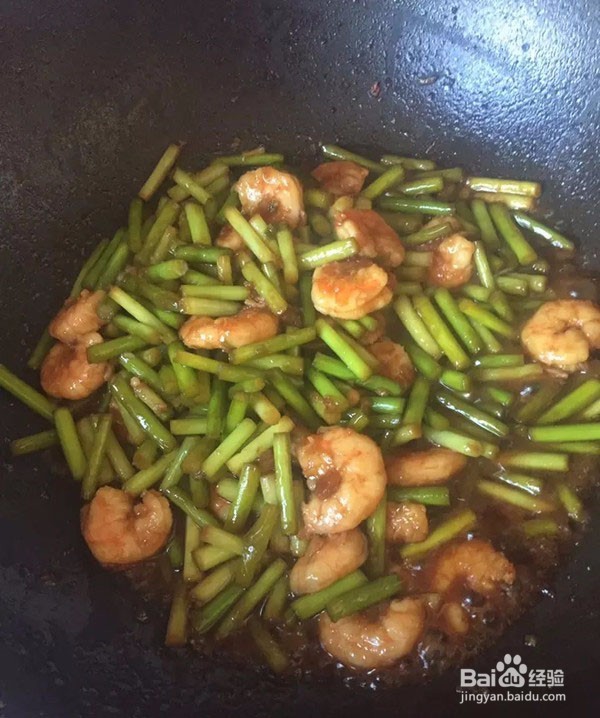 简单易做的家常菜——蒜苔炒虾仁的做法