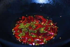 香辣大虾干锅怎么做色香味俱佳