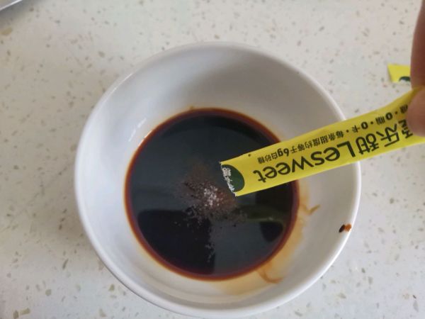 鸡蛋酱拌荞麦面