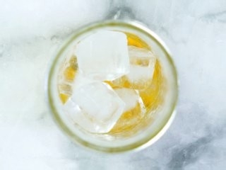 怎样做营养的百香果青柠冷泡茶