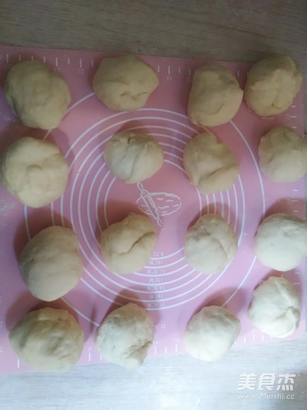 红豆沙餐包的做法