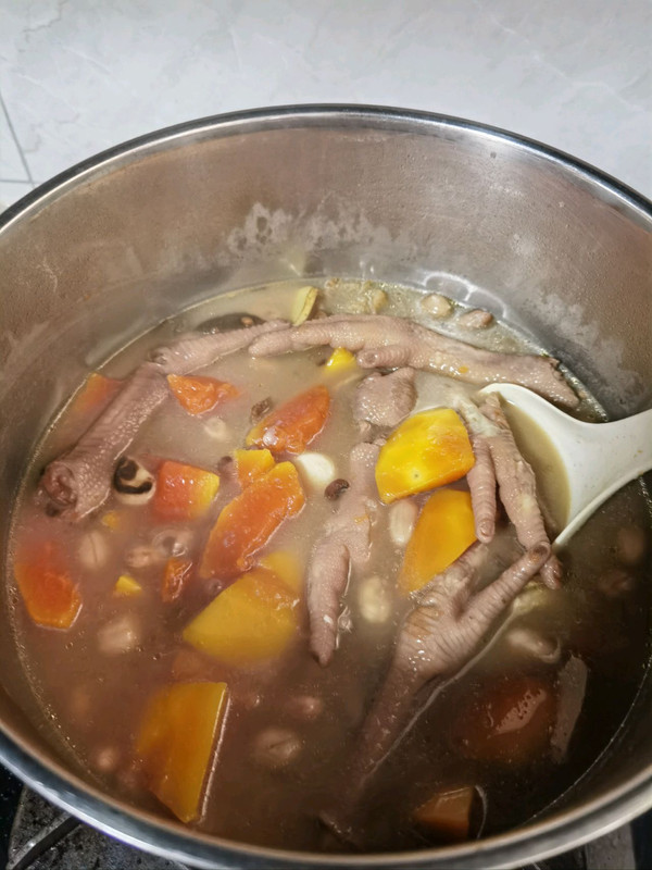 木瓜眉豆花生鸡爪汤