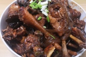 如何做小鸡炖蘑菇?