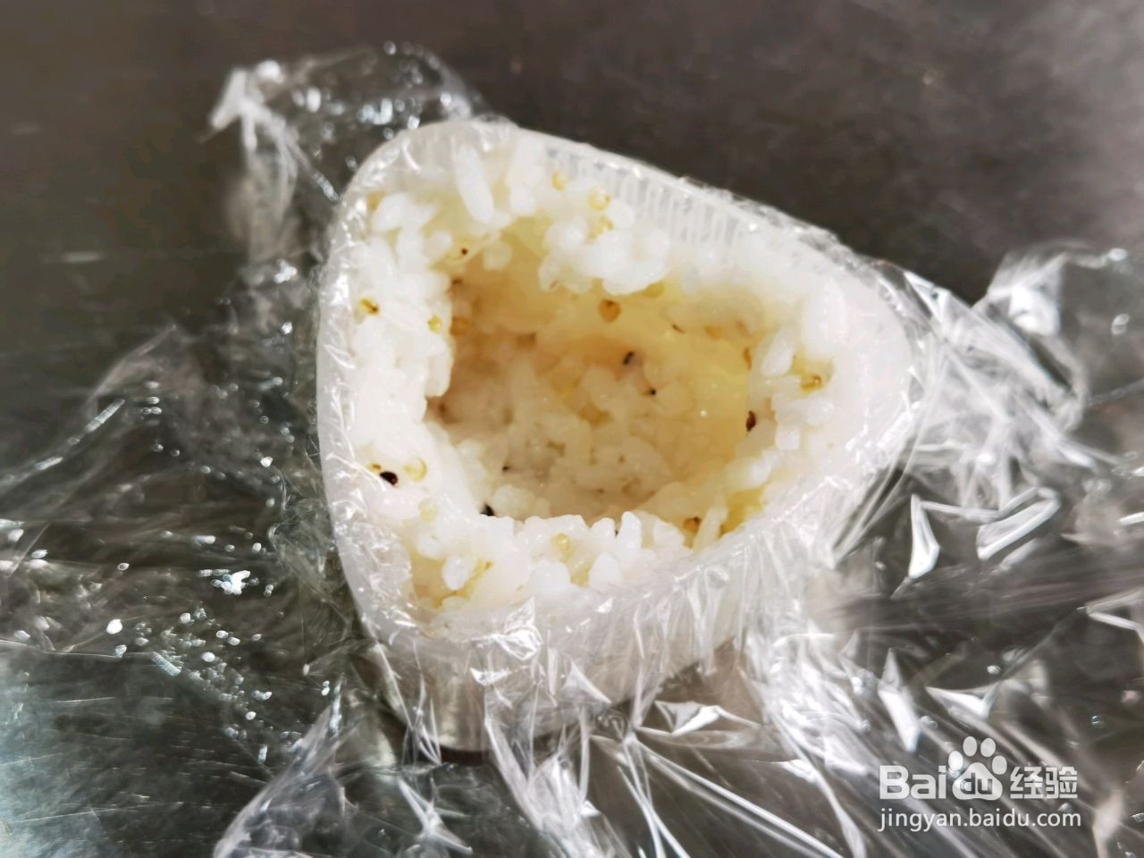 日式金枪鱼饭团