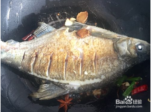 红烧鲫鱼的做法