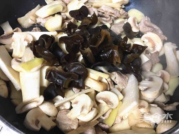 青椒蘑菇炒肉片