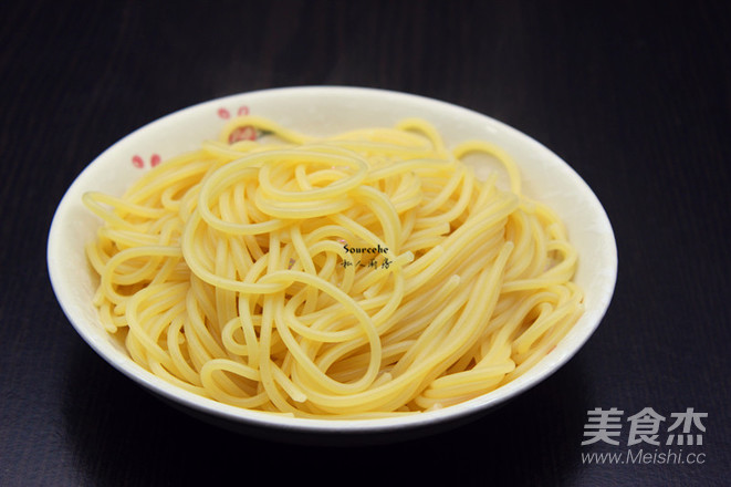 金针菇炒意面