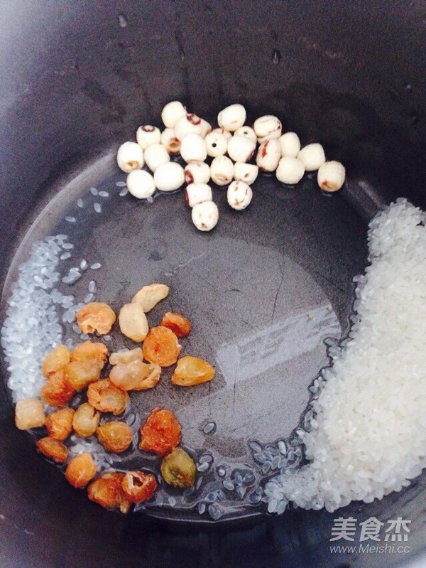 莲子桂圆粥的做法