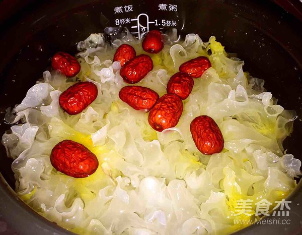 红枣银耳百合羹