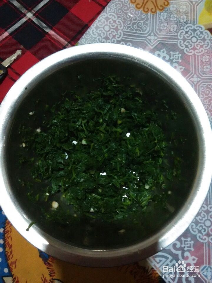 芹菜叶子更好吃啊,凉拌芹菜叶