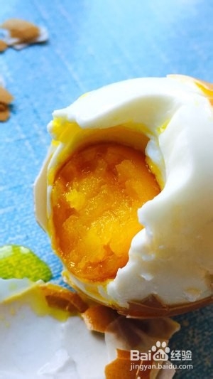 自制起砂流油咸鸡蛋
