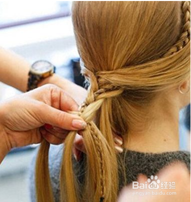 欧美低马尾麻花辫编法