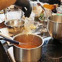 教你如何制作一炮而红新春蛋糕