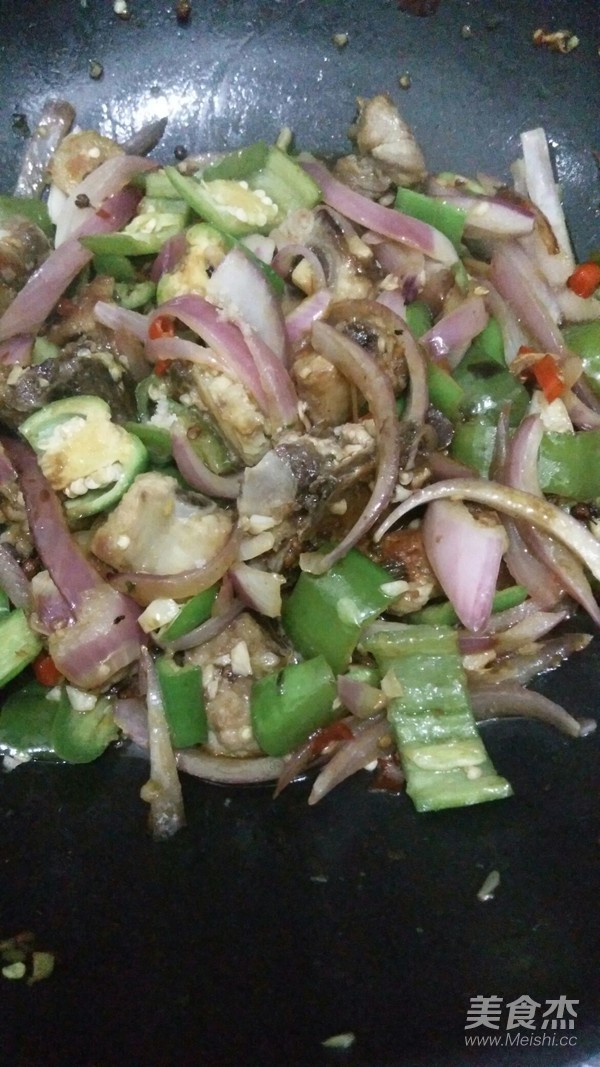 青椒排骨的做法