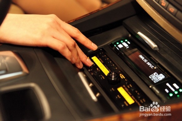 骁健而妖娆 宝马X5改装佛伦诗和迈博特汽车音响