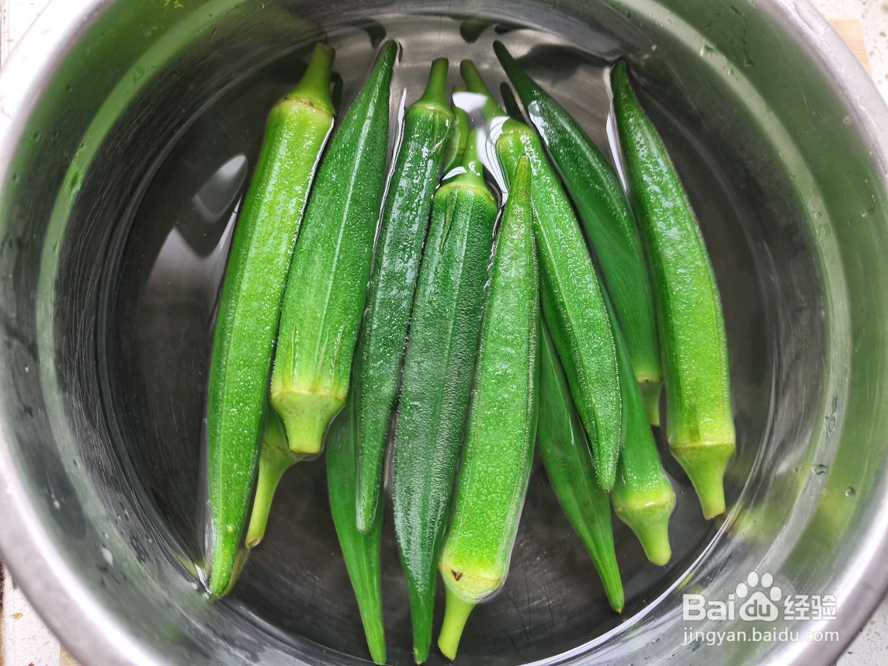 家常快手菜秋葵炒虾仁的做法