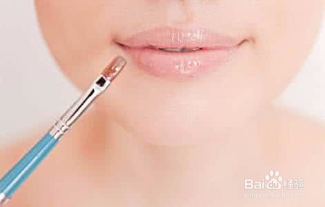 冬天如何摆脱干裂的嘴唇？如何避免干裂的嘴唇？