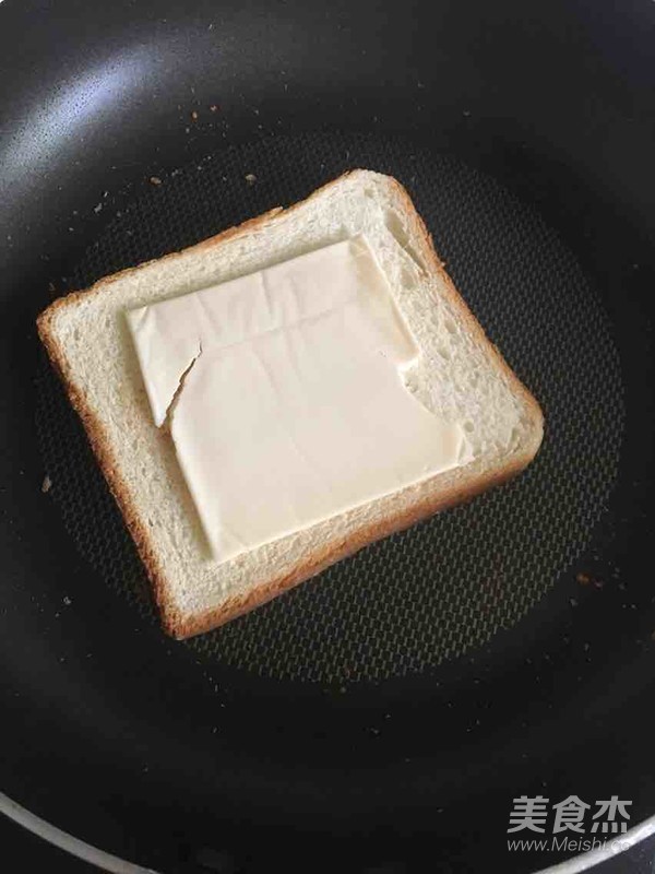 鸡蛋火腿三明治