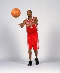 篮球场上怎样打好控卫