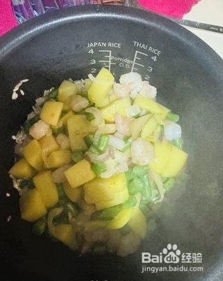 虾仁土豆豆角焖饭怎么做？