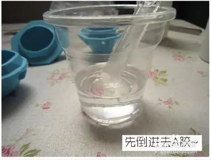 自己动手DIY一个蒲公英透明树脂，好漂亮！