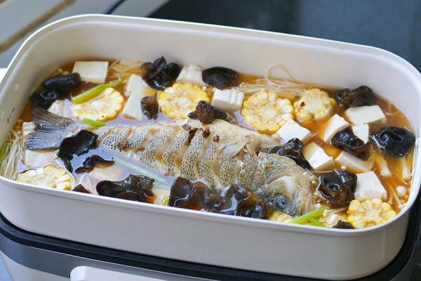 家常酱香鲜虾鲈鱼煲