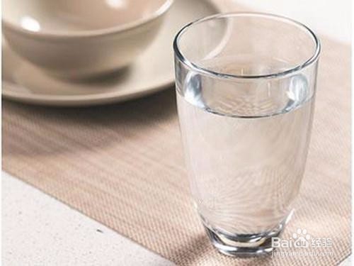 每天渴了只喝茶叶水，长期下来会怎样？