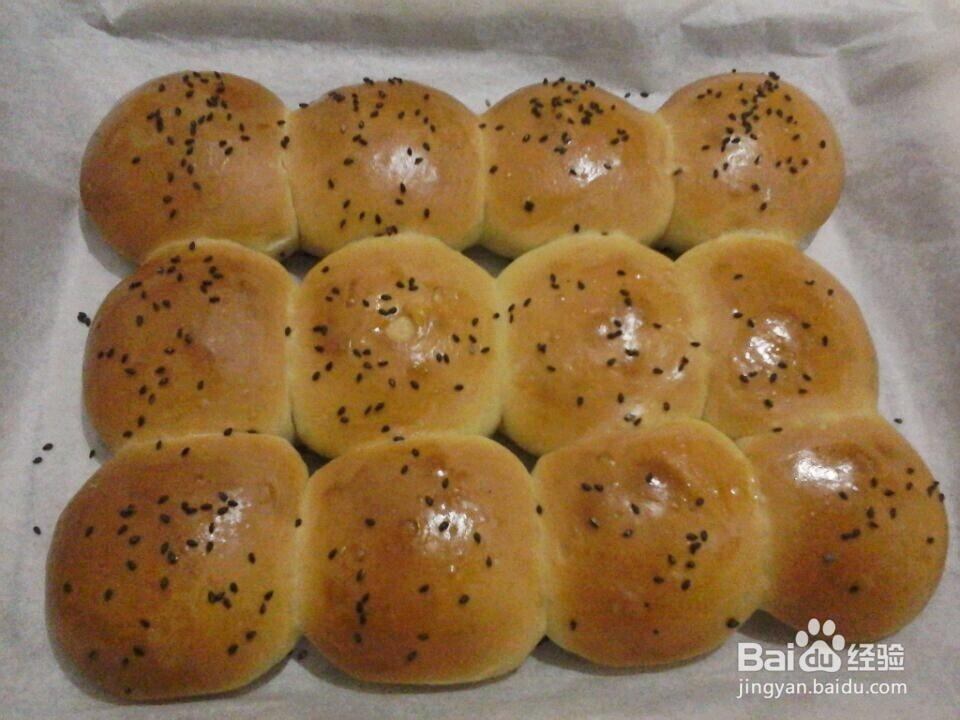 爽脆可口的面粉牛奶蜂蜜餐包