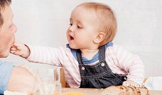 如何给宝宝断奶最科学