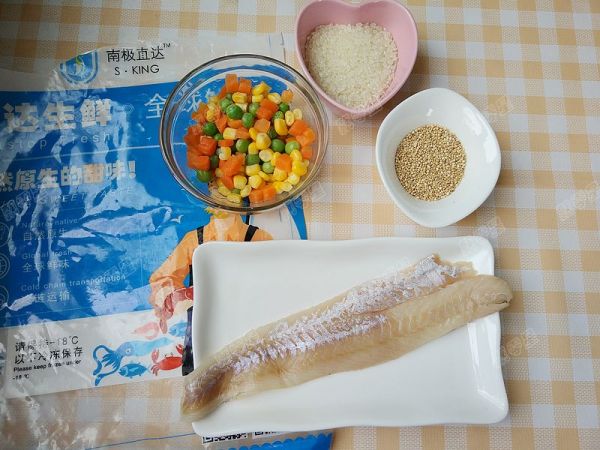 杂蔬藜麦鳕鱼粥