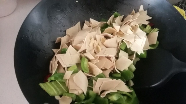 青椒尖椒炒豆腐皮