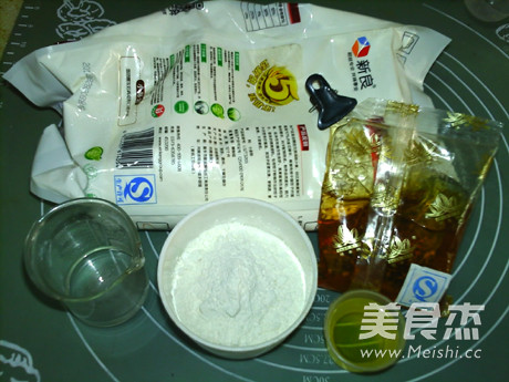 广式玉米黑芝麻月饼