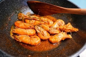 红焖大虾的做法