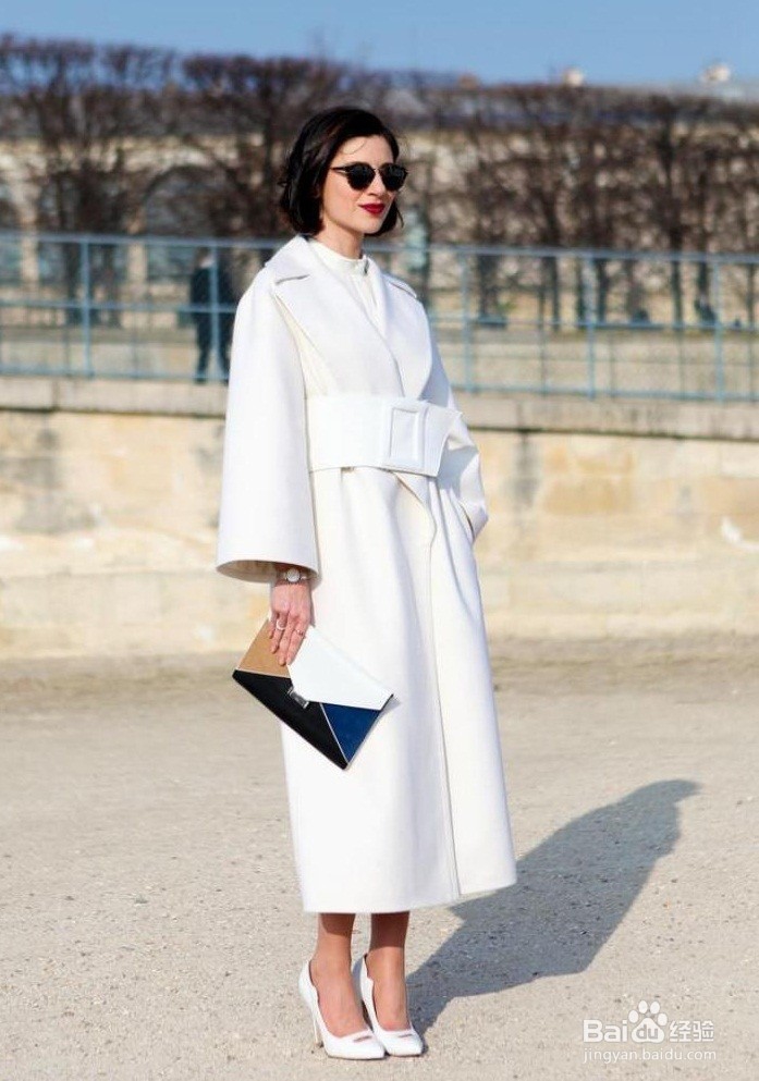 乳白色大衣搭配什么样的内搭显气质