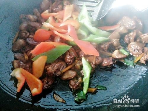 双椒炒鸡心的做法